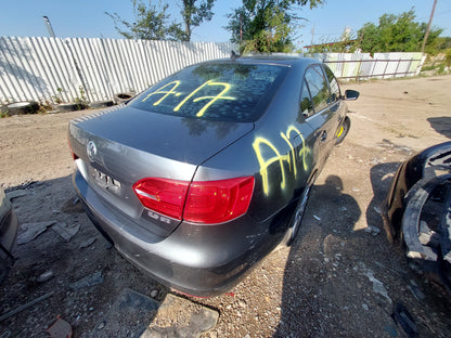 2/2 2011 - 2018 Volkswagen Jetta SE | All Parts G - Z | SKU #: M17607 - A-17