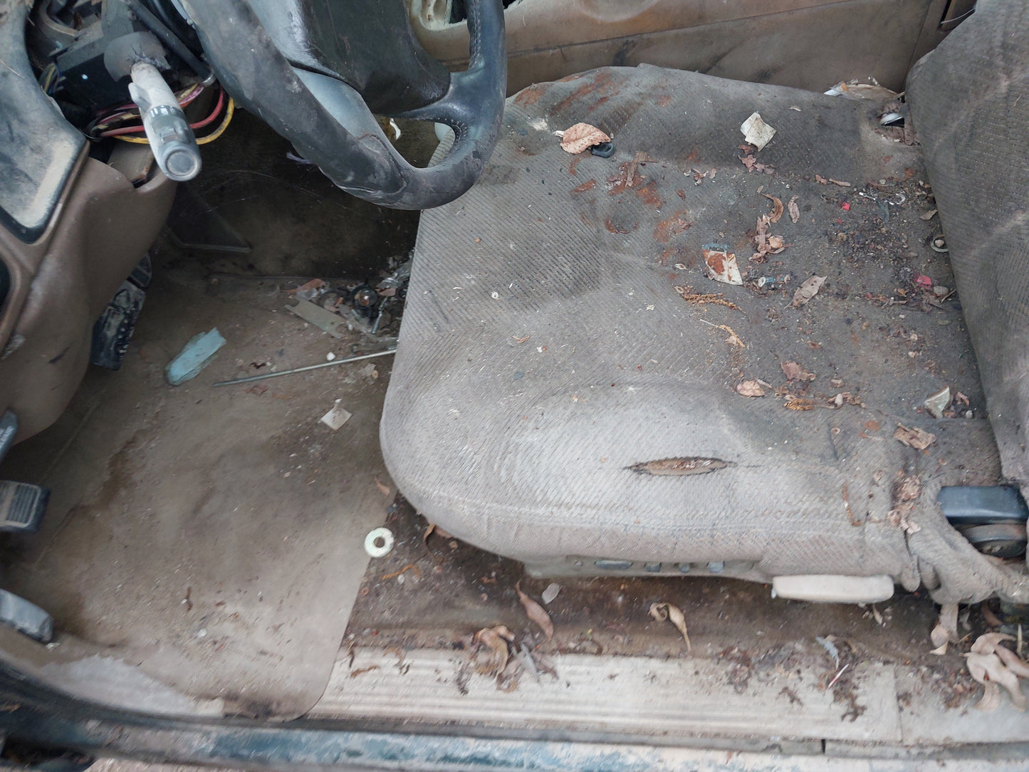 1995 - 2000 Chevrolet C1500 - Stock #: M18670 MN-20