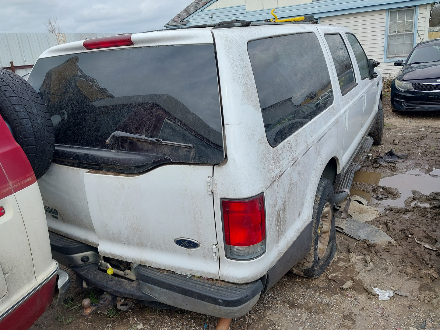 2001 Ford Excursion - Stock #: M18667 - MN-17