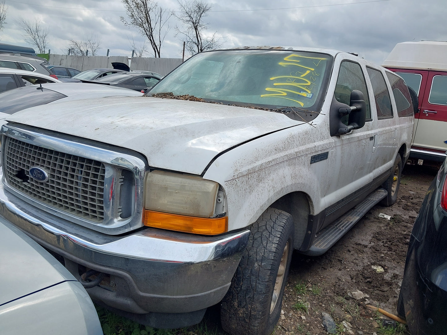2001 Ford Excursion - Stock #: M18667 - MN-17