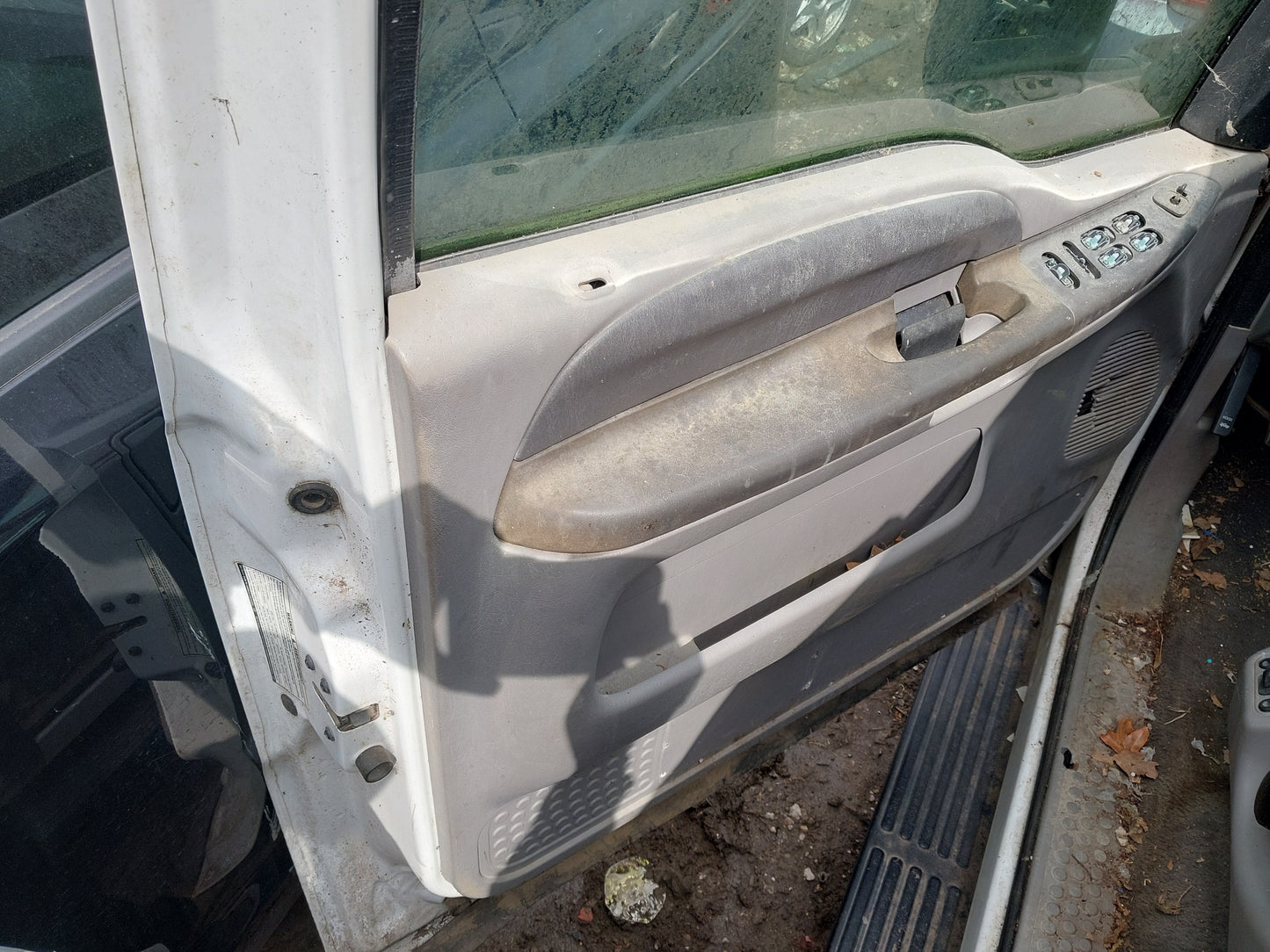 2001 Ford Excursion - Stock #: M18667 - MN-17