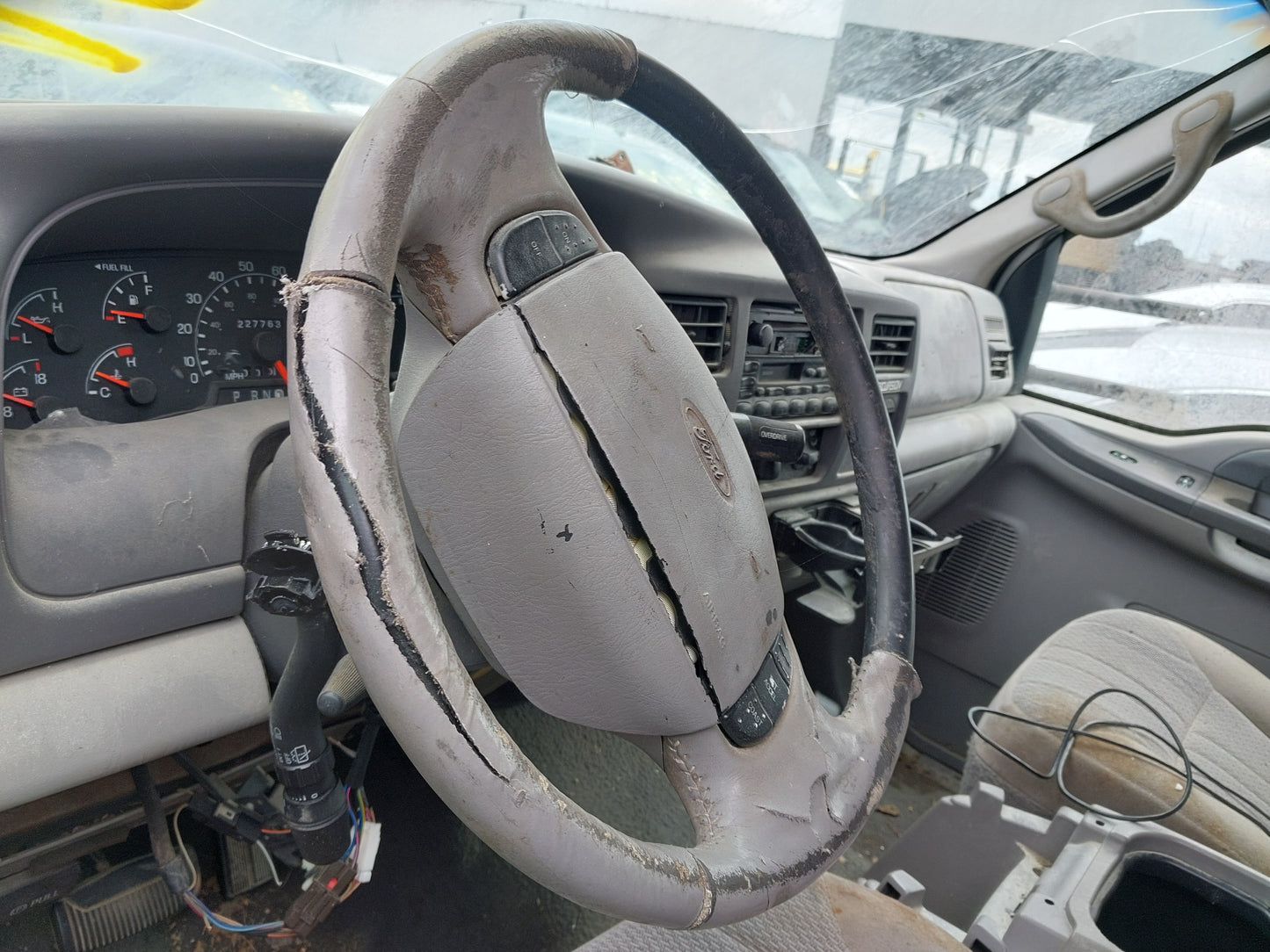 2001 Ford Excursion - Stock #: M18667 - MN-17