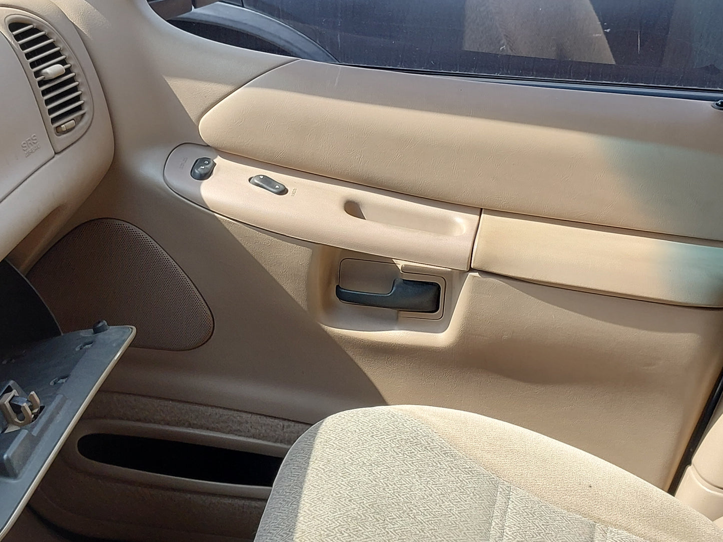 2000 FORD EXPLORER - STOCK #M18678