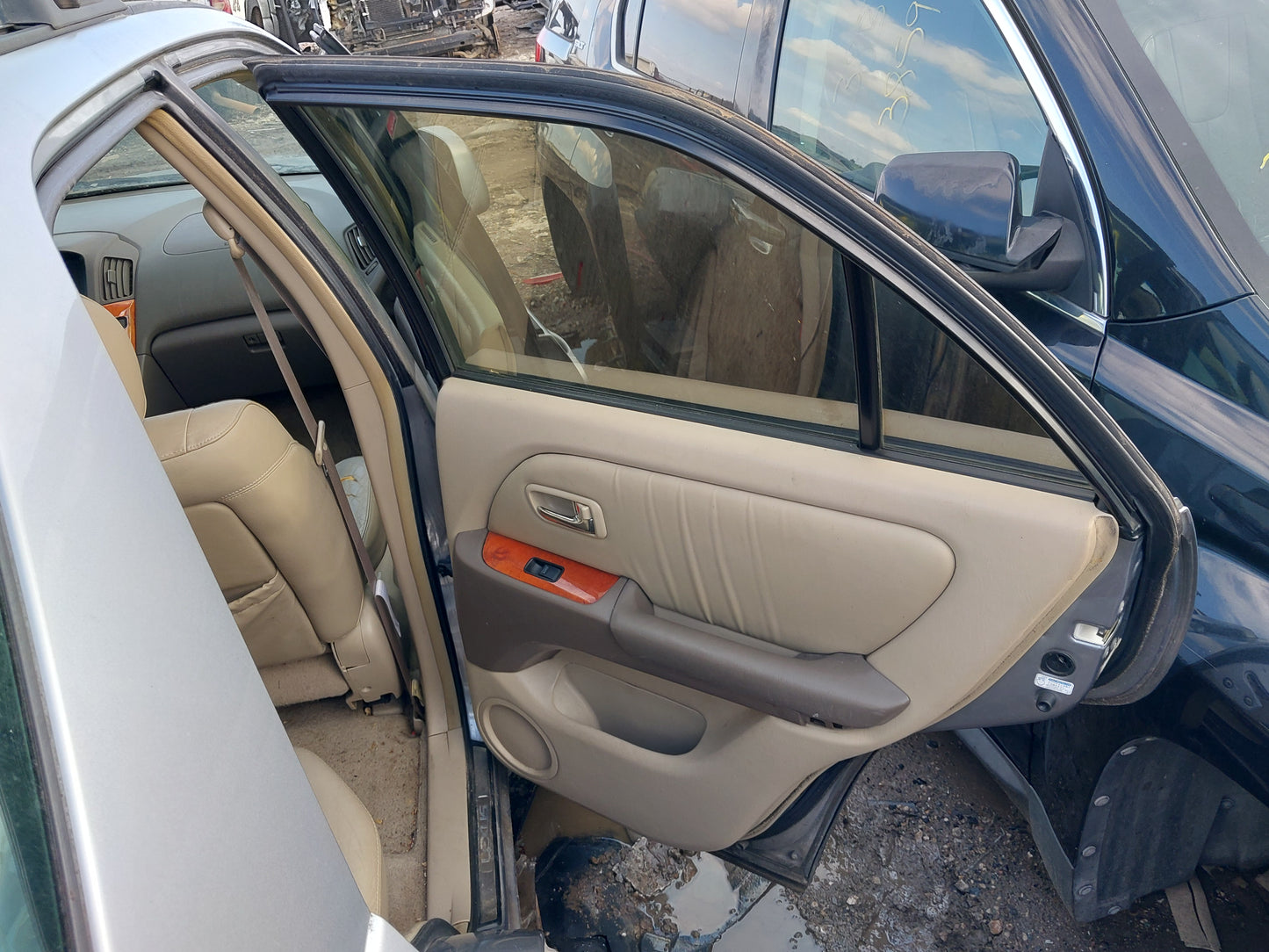 2002 LEXUS RX300 - STOCK #M18675