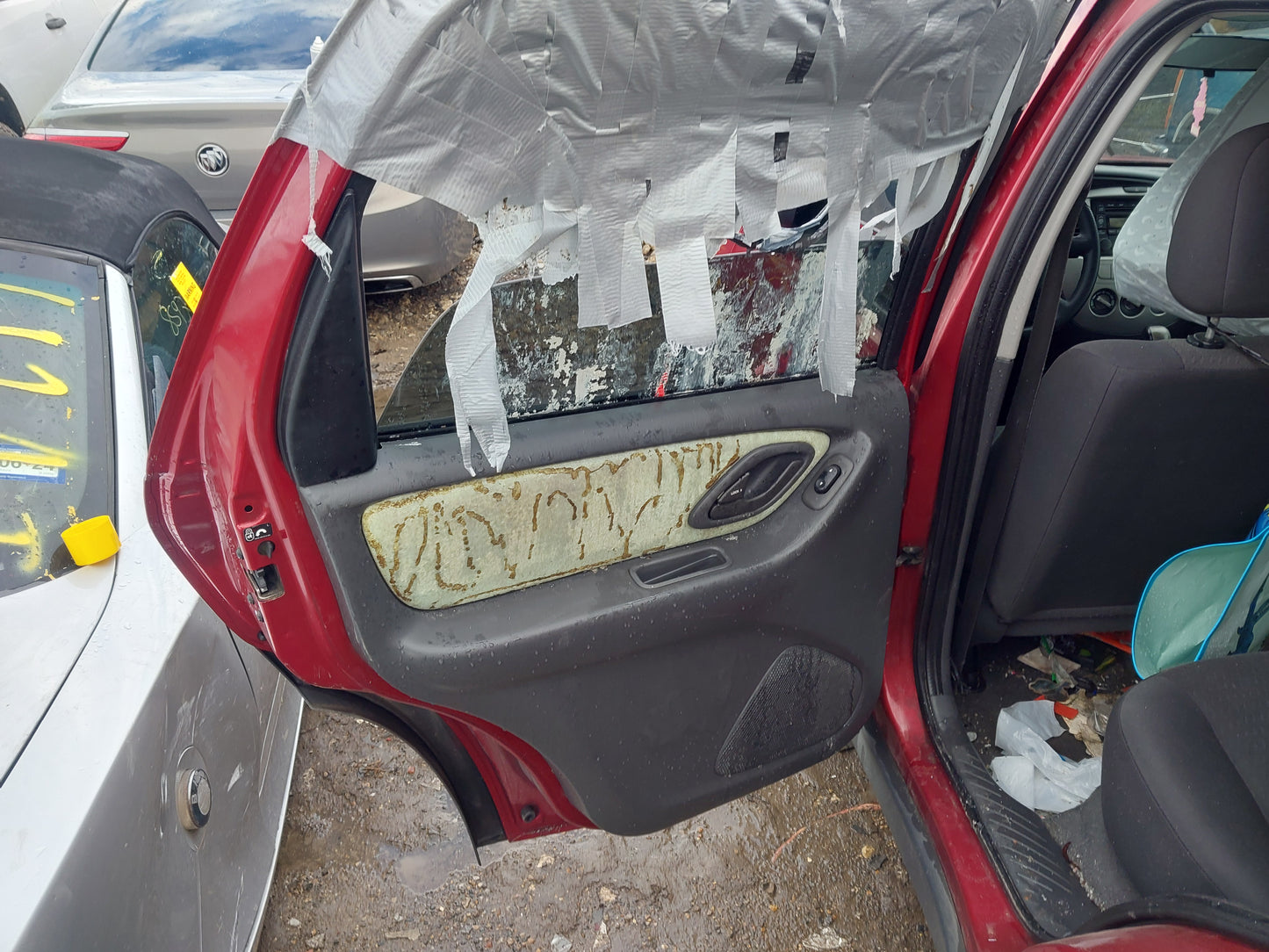 2005 MAZDA TRIBUTE - STOCK #M18685