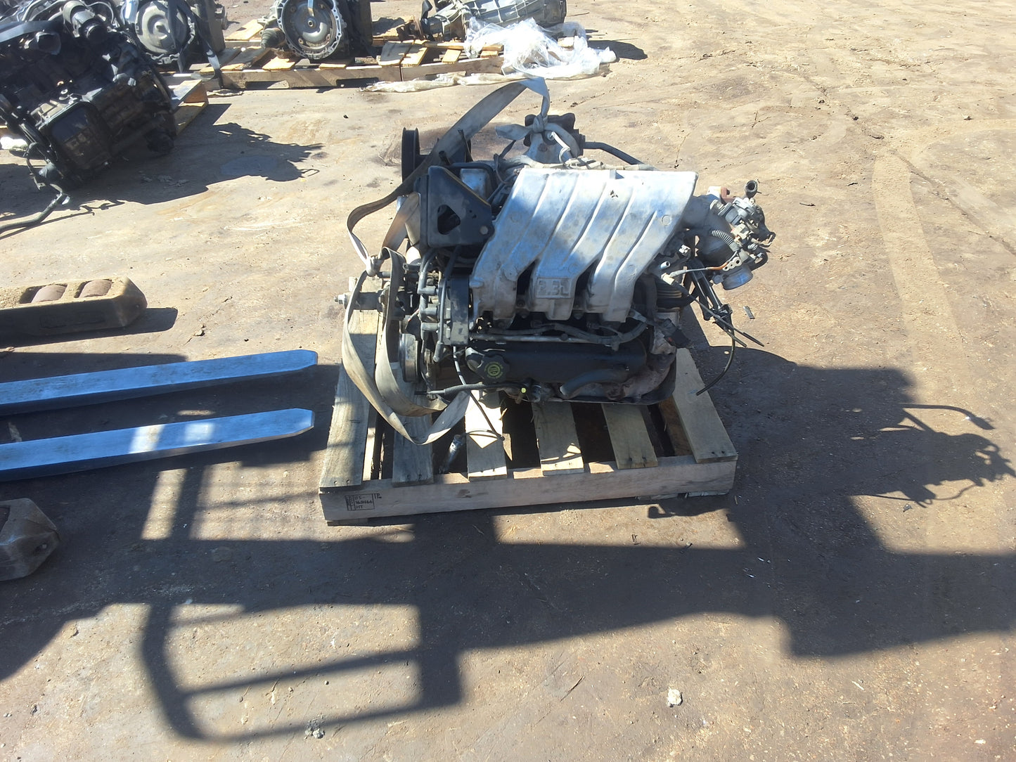 1998 DODGE CARAVAN  -  3.3 L ENGINE - #M18584