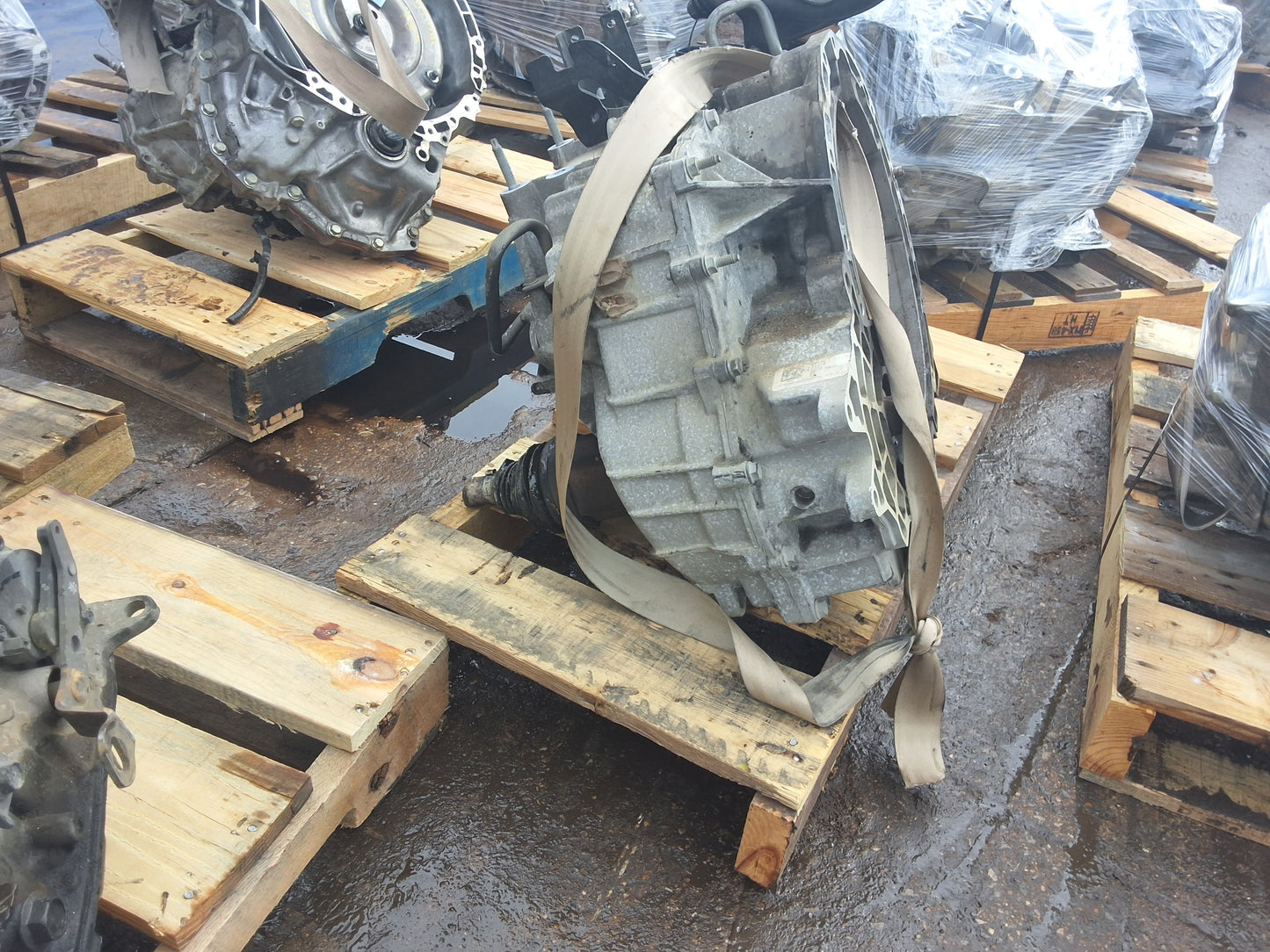 2010 LINCOLN MKS - AUTOMATIC TRANSMISSION - #M17805