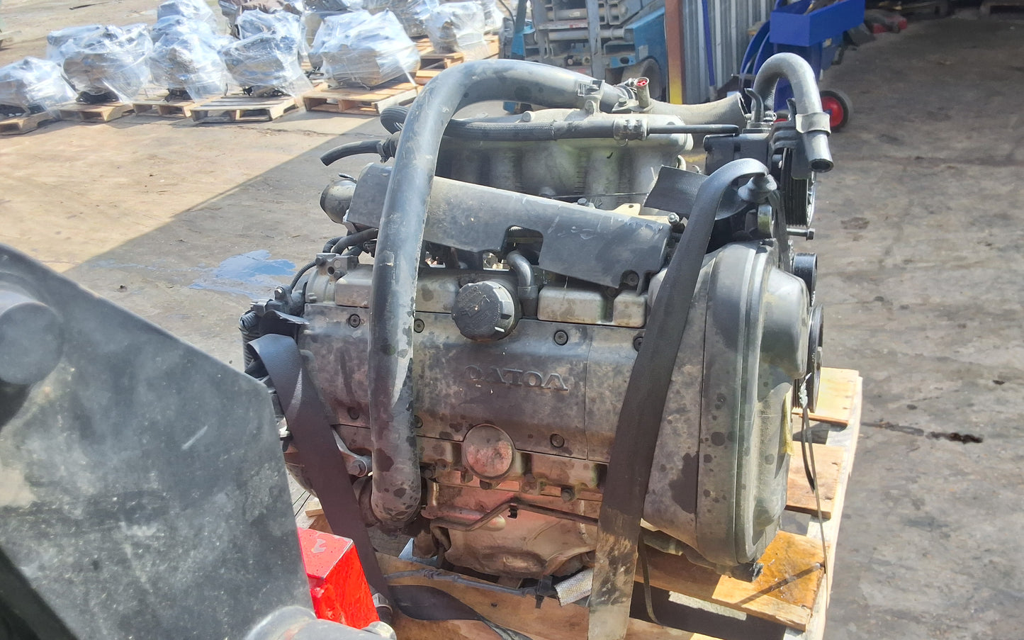 2003-2006 VOLVO XC90 2.5 L ENGINE - # M17489