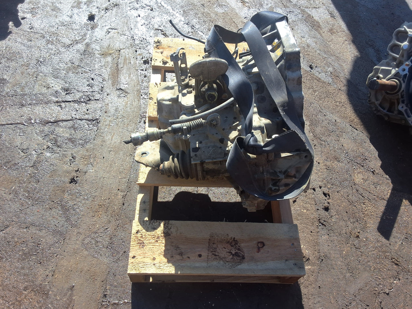 2004-2005 TOYOTA CAMRY - MANUAL TRANSMISSION - #M18100