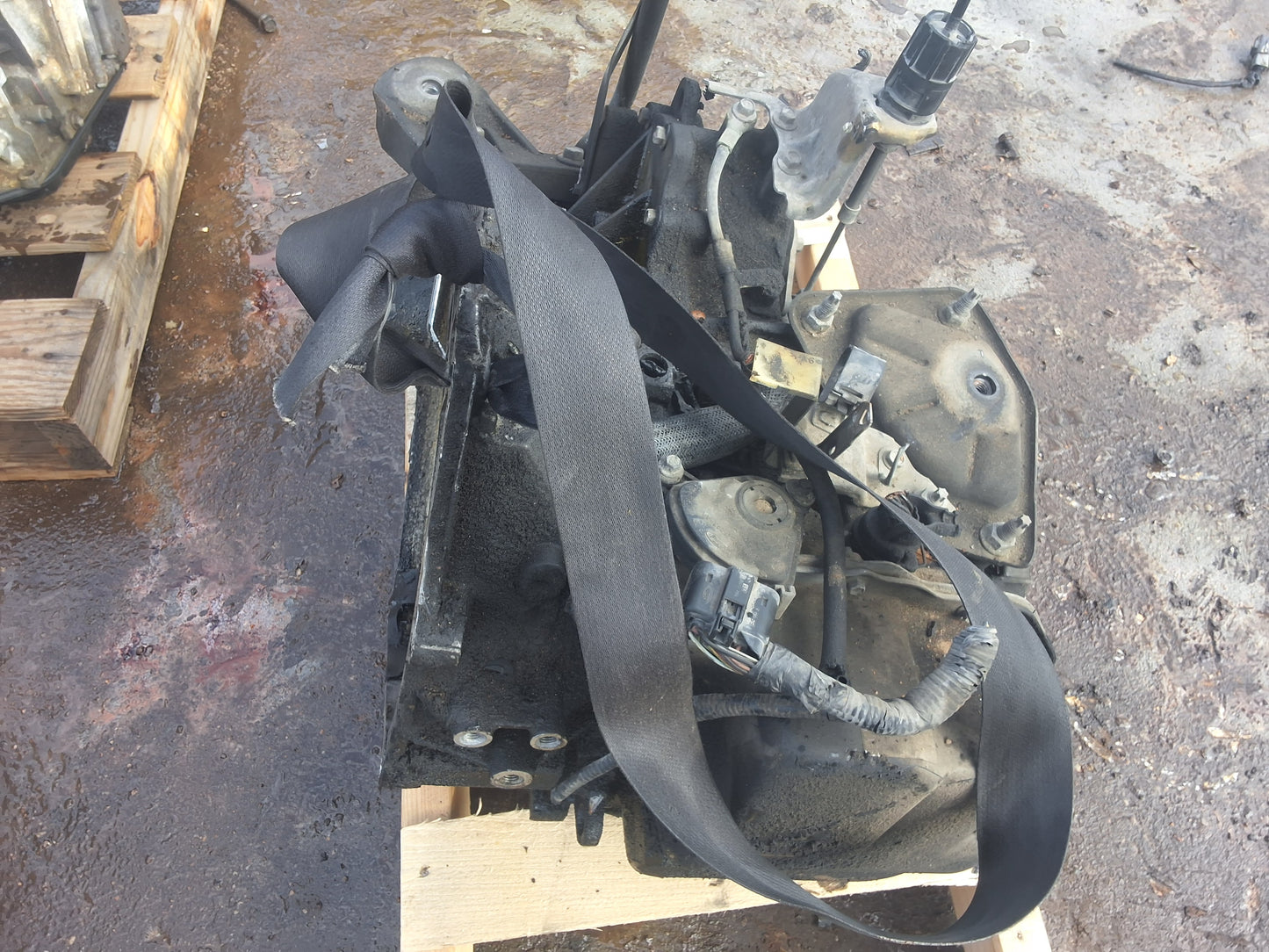 2003-2004 FORD ESCAPE - AUTOMATIC TRANSMISSION - #M18097