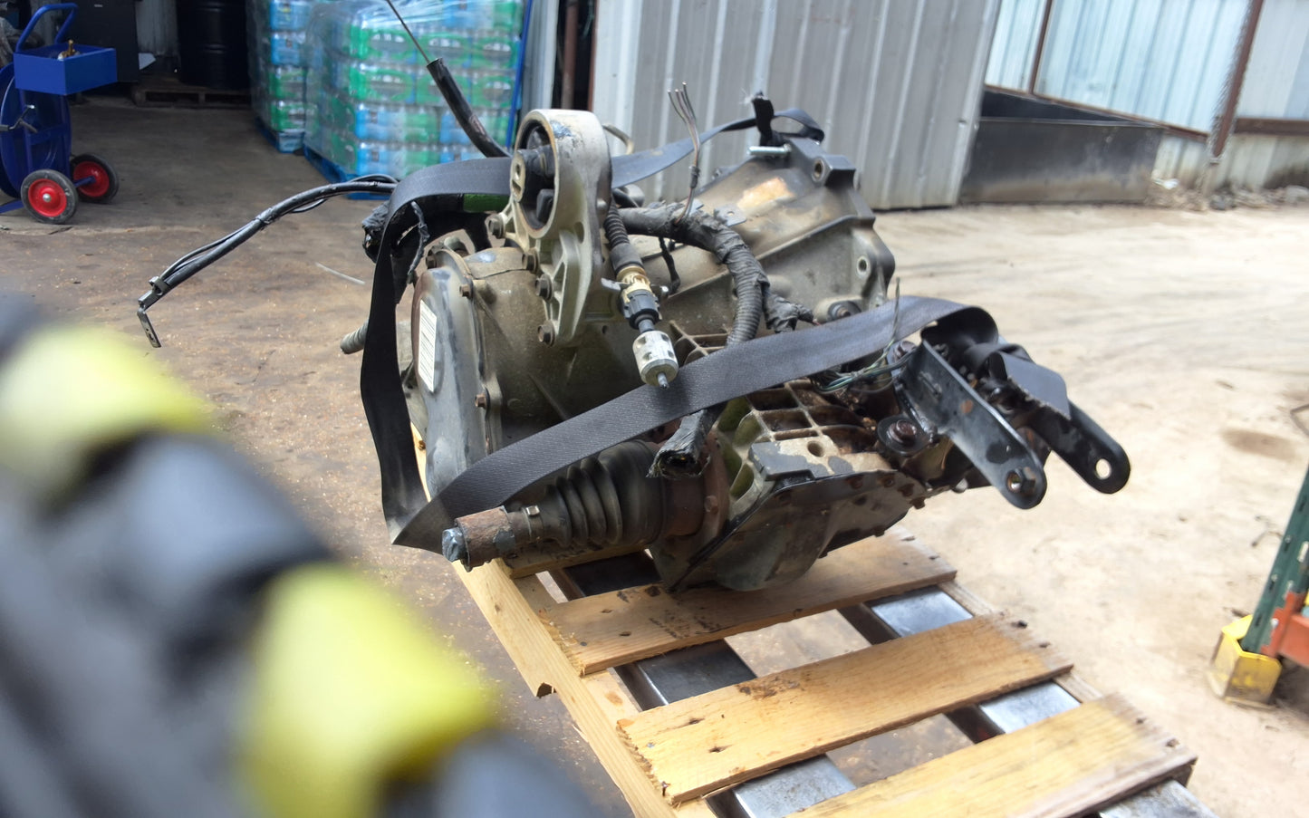 2005 CHRYSLER TOWN & COUNTRY - AUTO TRANSMISSION - #M17528