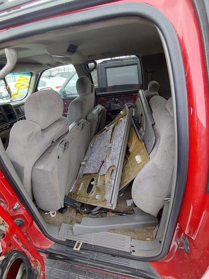 2000-2006 Chevrolet Suburban - Stock #: M18419