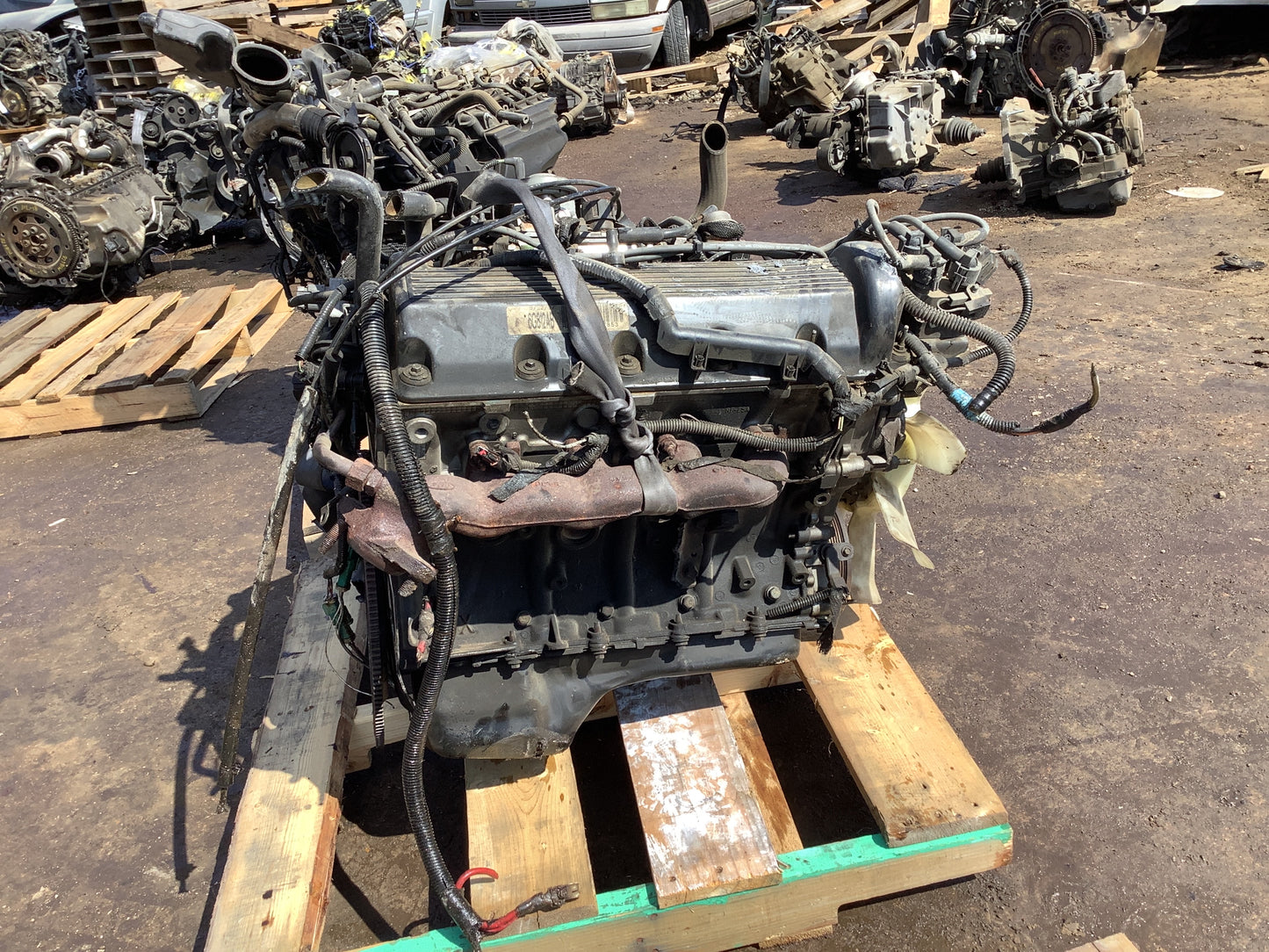 1996-1997 LINCOLN TOWN CAR  -  4.6 L ENGINE - #M18677