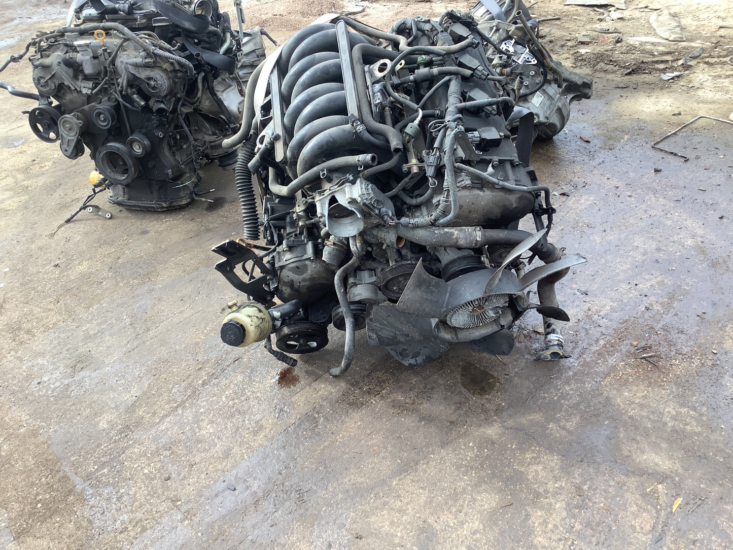 2004-2006 NISSAN ARMADA 5.6 L ENGINE - #M17660