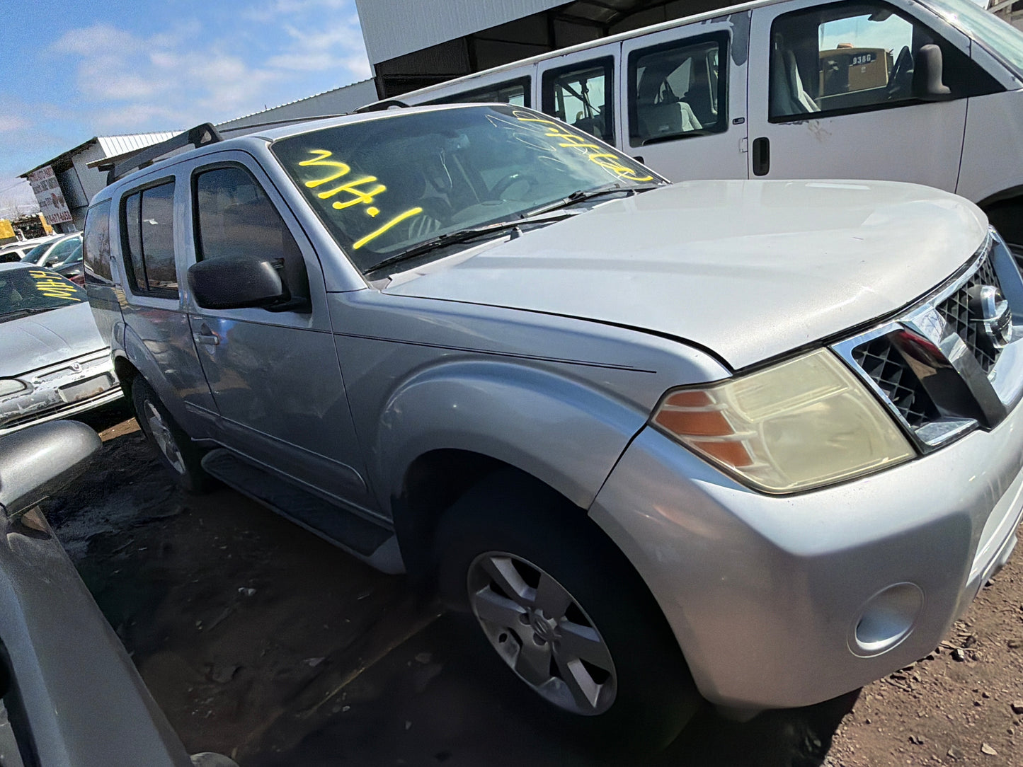 2008 Nissan Pathfinder - Stock #: M18531 - MH-1