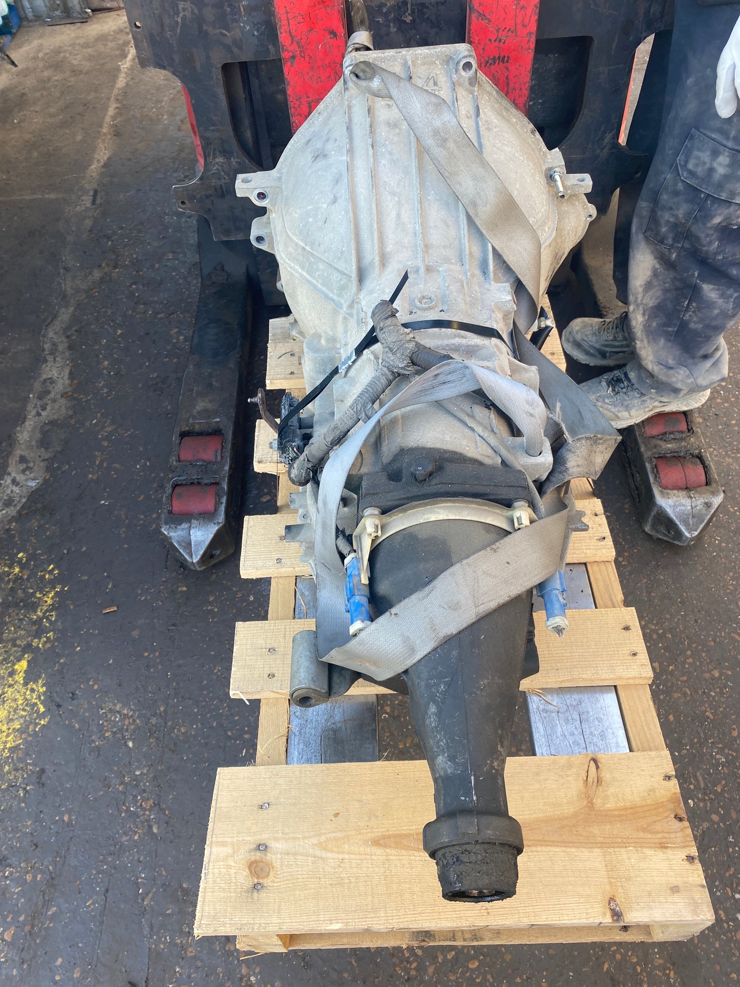 2001-2003 FORD E150 VAN - AUTOMATIC TRANSMISSION - #MS3332