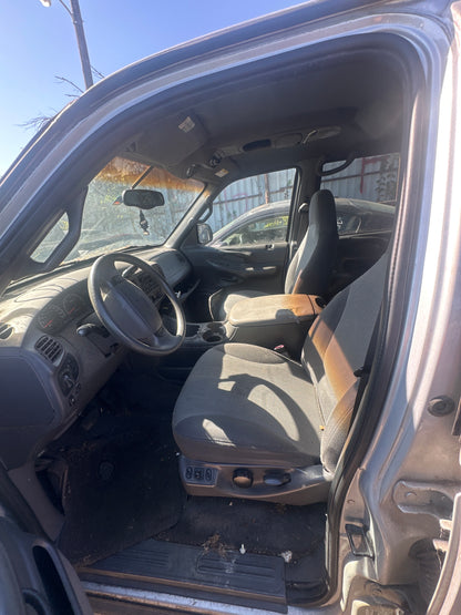 1/2 2001 FORD EXPEDITION | All Parts A - F | STK# M17879