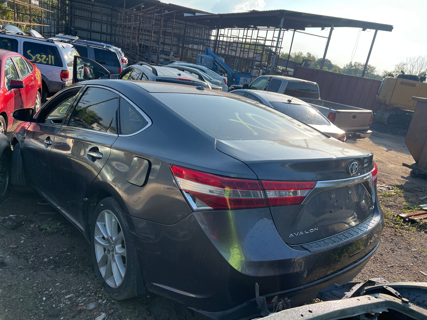 2/2 2013 - 2018 Toyota Avalon | All Parts G - Z | SKU #M17563