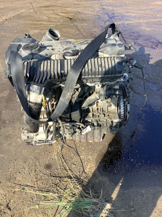 2007-2013 VOLVO C30 2.5 L ENGINE - #M17572