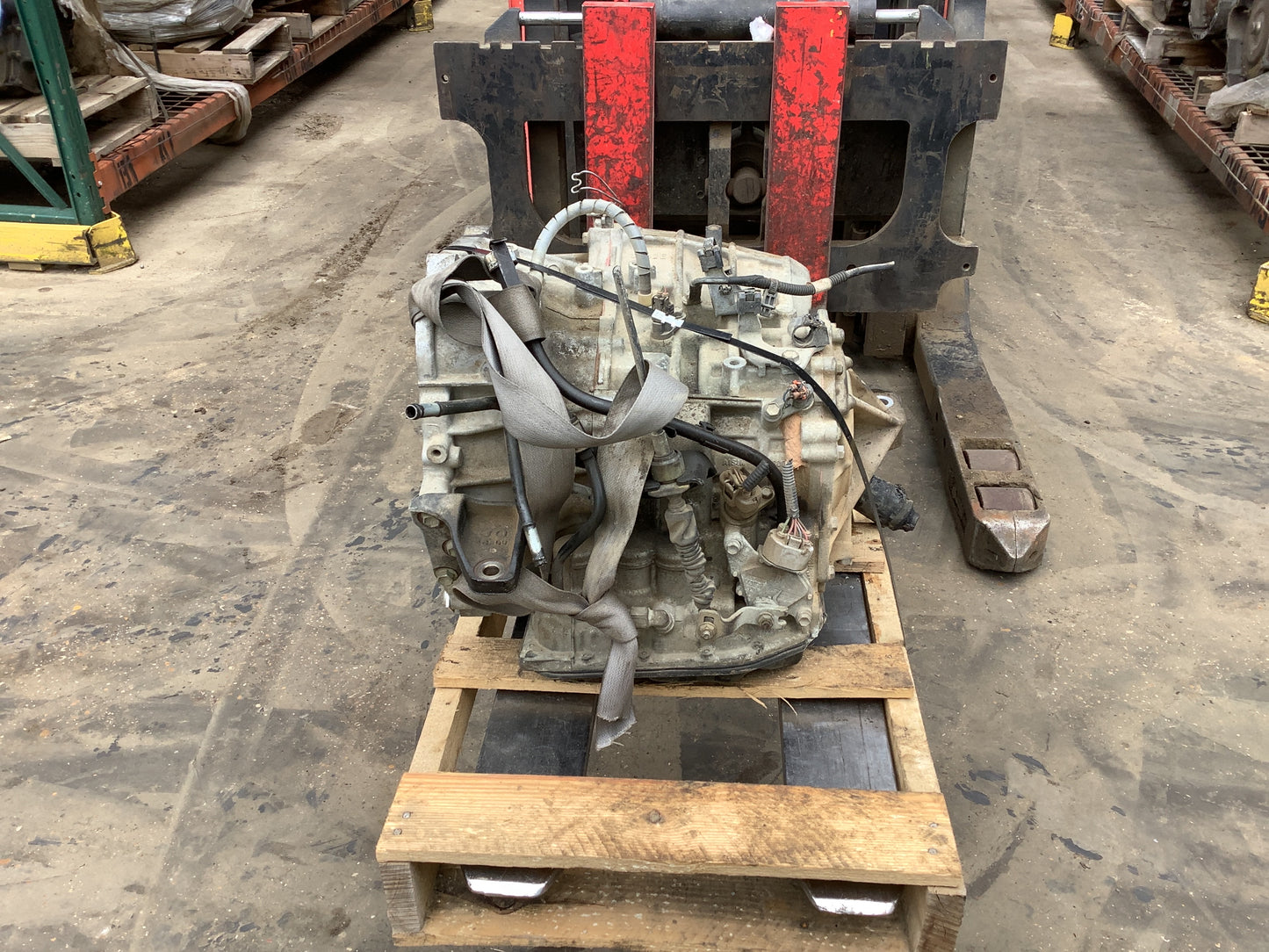 2002-2005 TOYOTA CAMRY- AUTOMATIC TRANSMISSION -#M18577