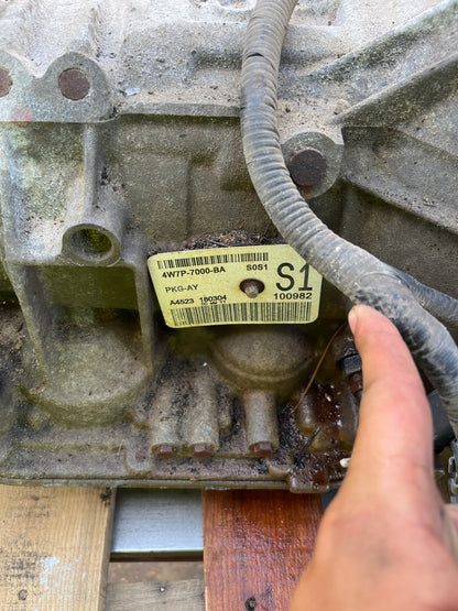 2004 Ford Crown Vic - Automatic Transmission -#S2805