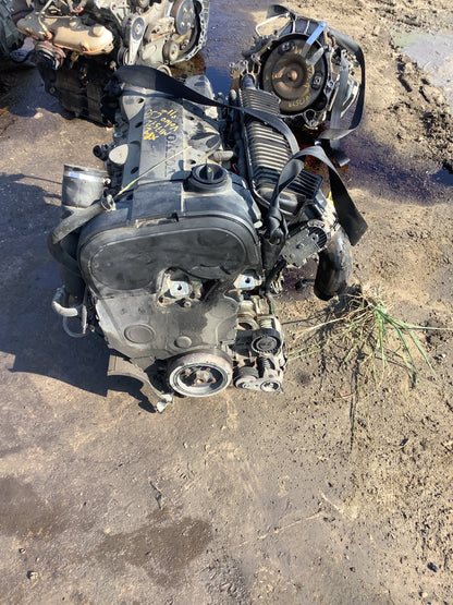 2007-2013 VOLVO C30 2.5 L ENGINE - #M17572