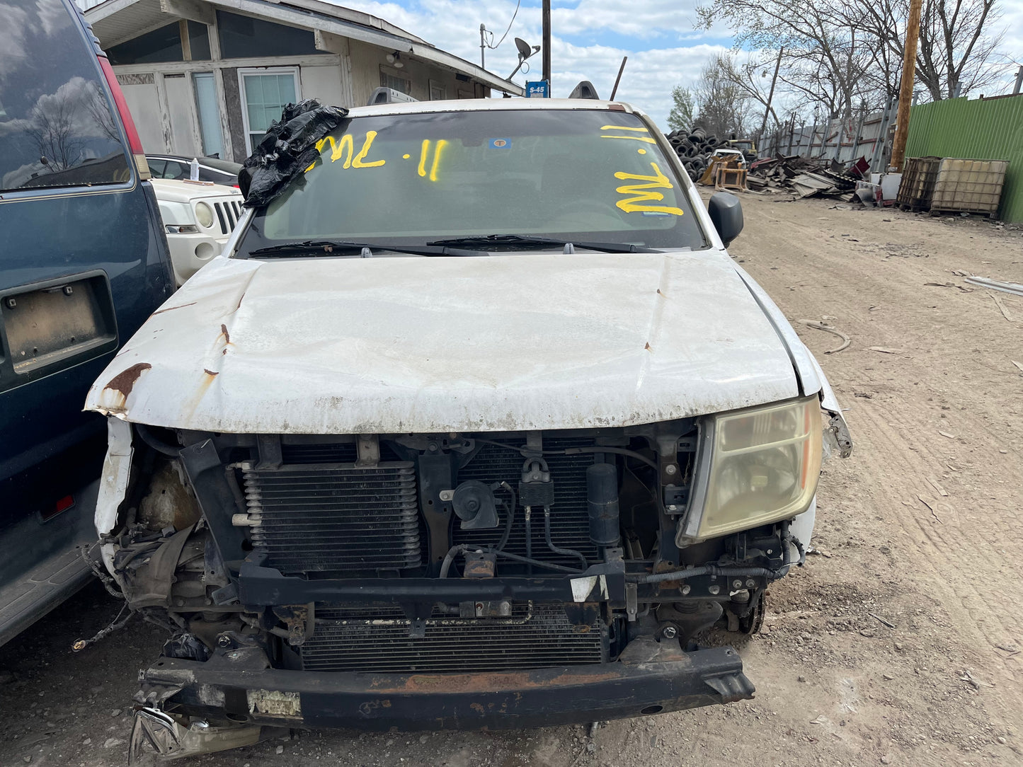 2005 Nissan Pathfinder - Stock #: M18621 - ML-11