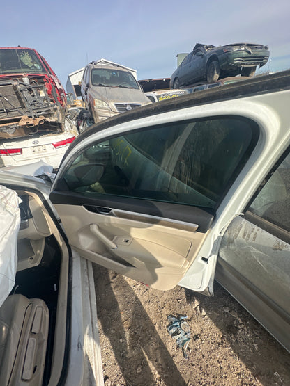 2016 VOLKSWAGEN PASSAT - STOCK #: M18474