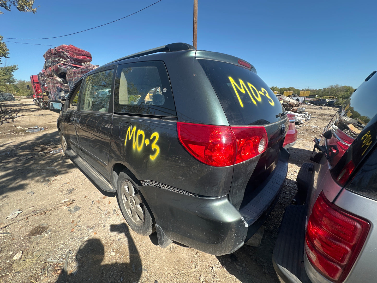 1/2 2004 TOYOTA SIENNA | All Parts A - F | STK# M17873