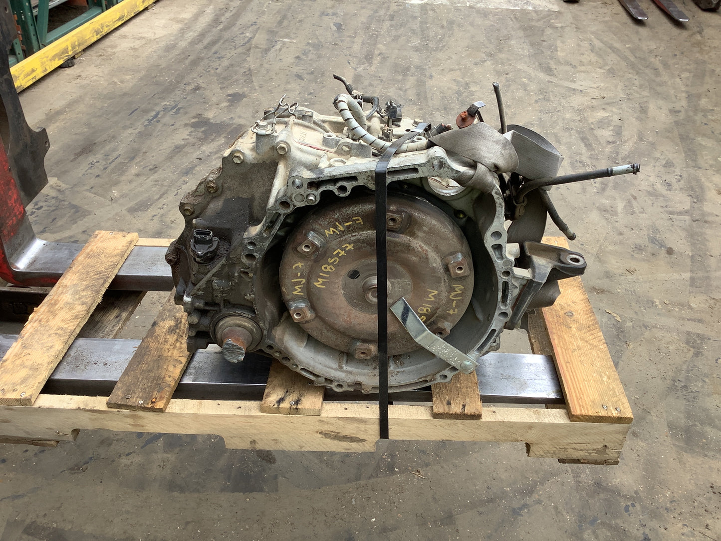 2002-2005 TOYOTA CAMRY- AUTOMATIC TRANSMISSION -#M18577