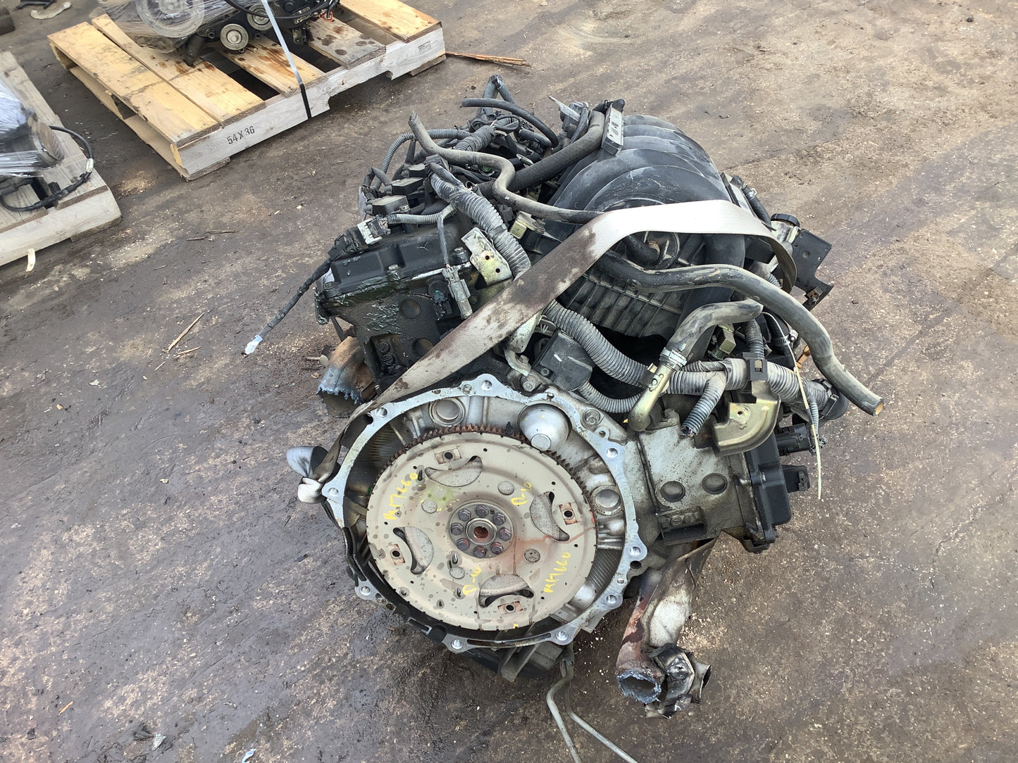 2004-2006 NISSAN ARMADA 5.6 L ENGINE - #M17660