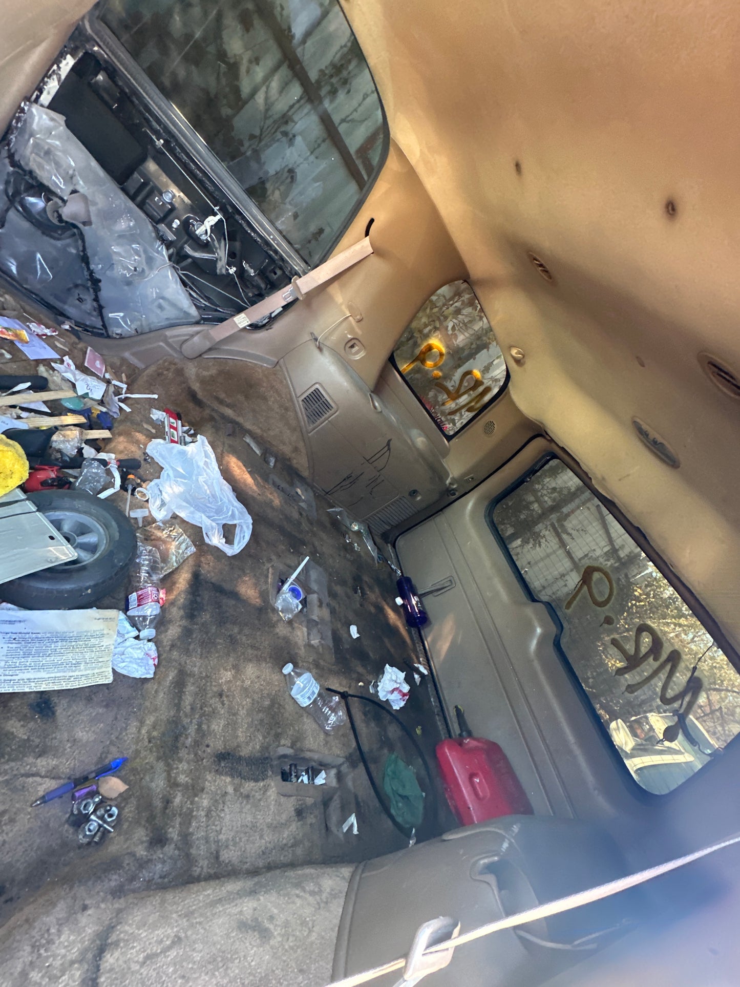 1/2 2000-2006 Chevrolet Tahoe | All Parts A - F | SKU #: M17939