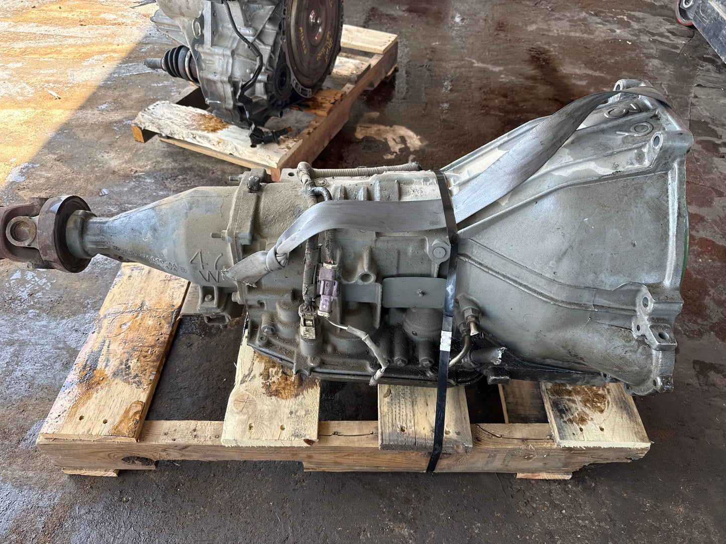 2004-2005 FORD F150  -  AUTOMATIC TRANSMISSION - #M18982