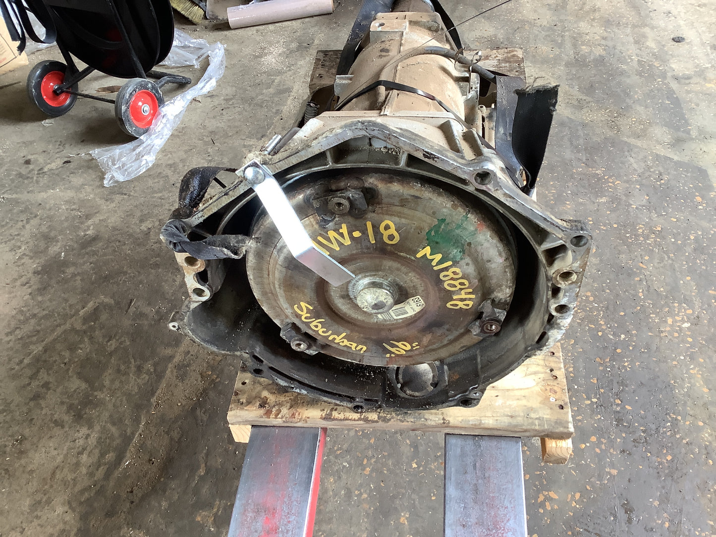 1999-2005 CHEVROLET SUBURBAN  - AUTOMATIC TRANSMISSION -#M18848