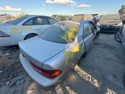 2/2 1998 LEXUS ES300 | All Parts G - Z | SKU #: M17804