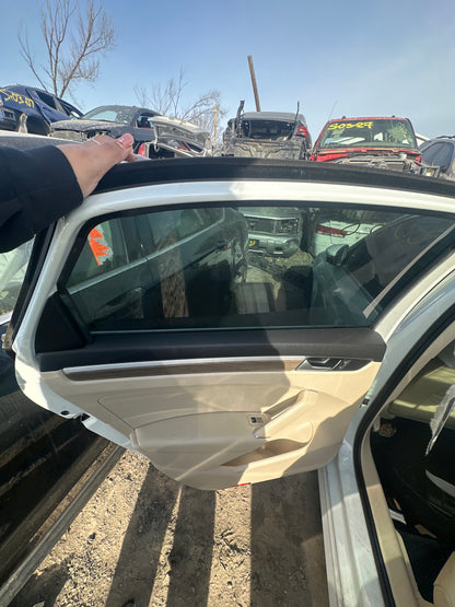 2016 VOLKSWAGEN PASSAT - STOCK #: M18474