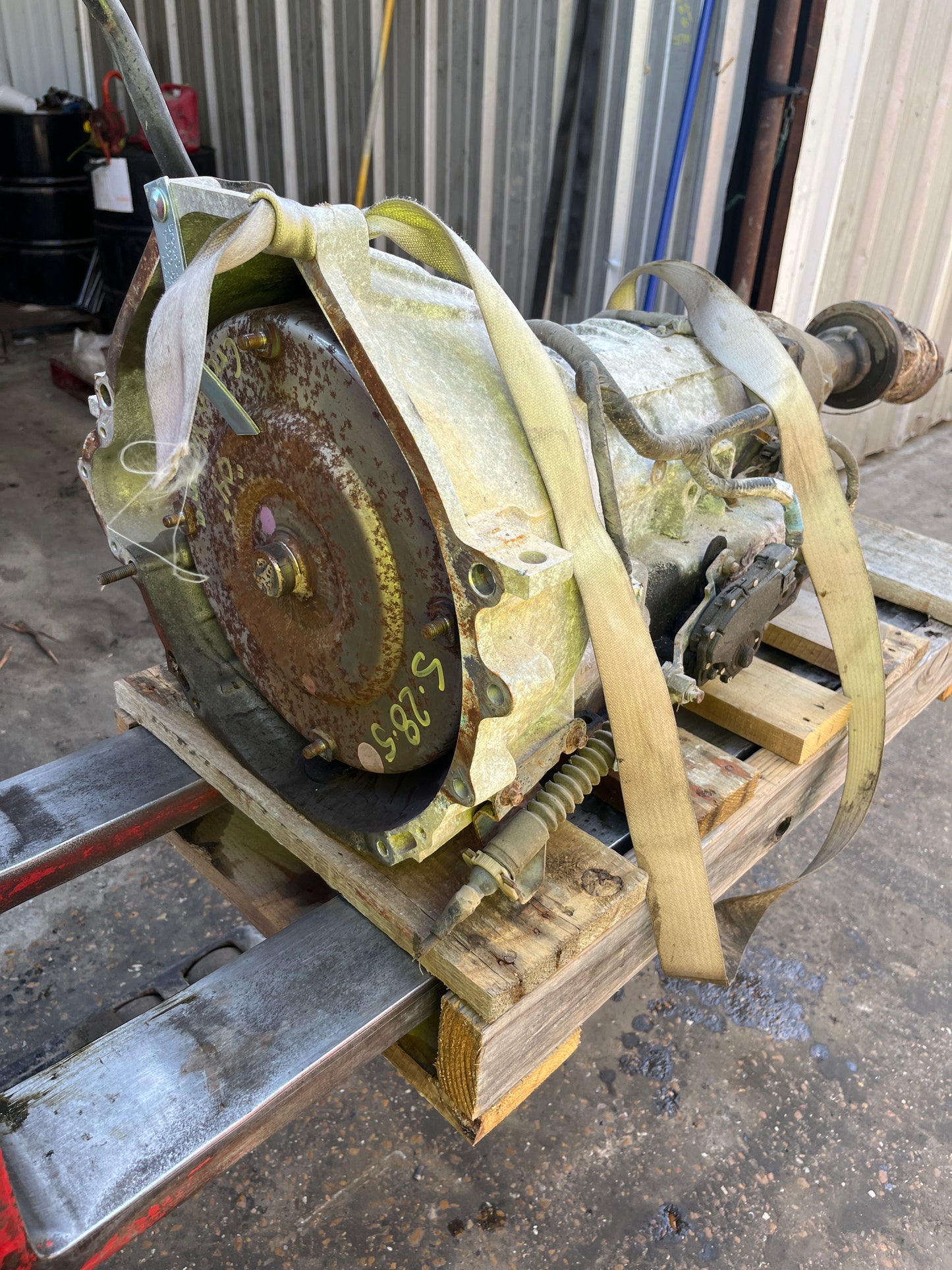 2004 Ford Crown Vic - Automatic Transmission -#S2805