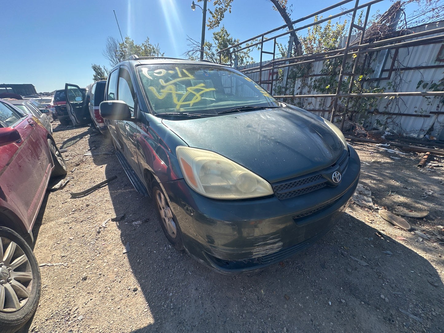 1/2 2004 TOYOTA SIENNA | All Parts A - F | STK# M17873
