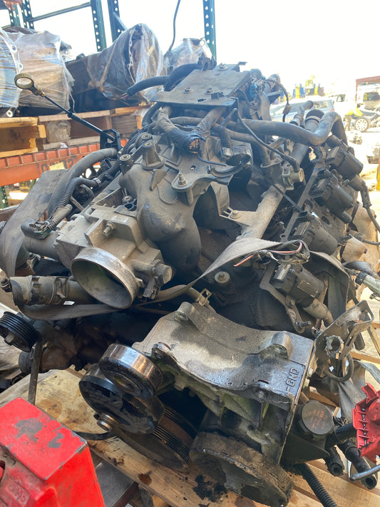 2001 CHEVY SUBURBAN 5.3 L ENGINE - #M17764
