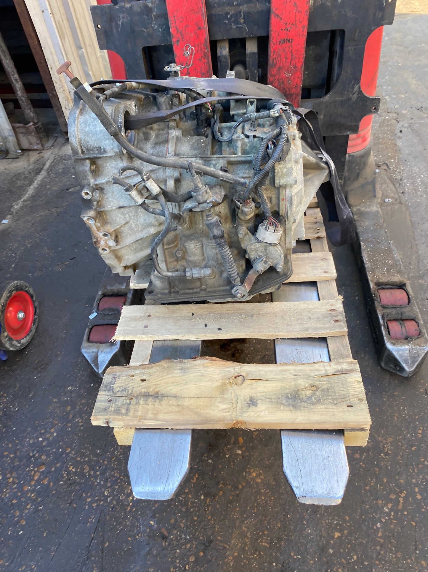 2002-2005 TOYOTA CAMRY - AUTOMATIC TRANSMISSION - #M17771