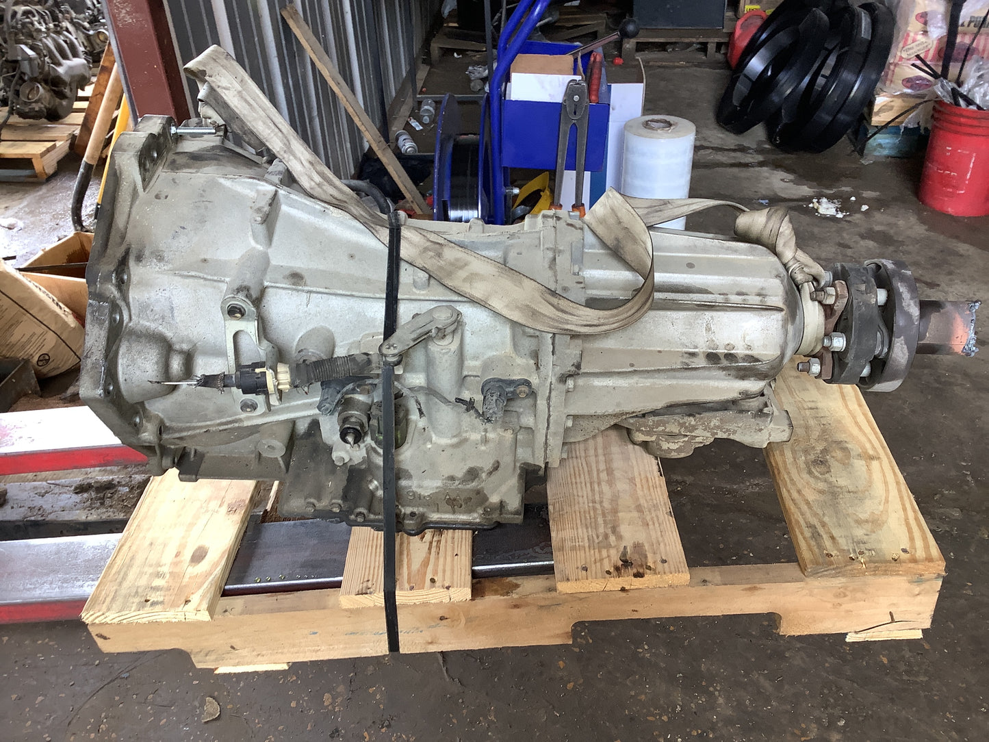 2005 DODGE MAGNUM - AUTOMATIC TRANSMISSION -#M18976