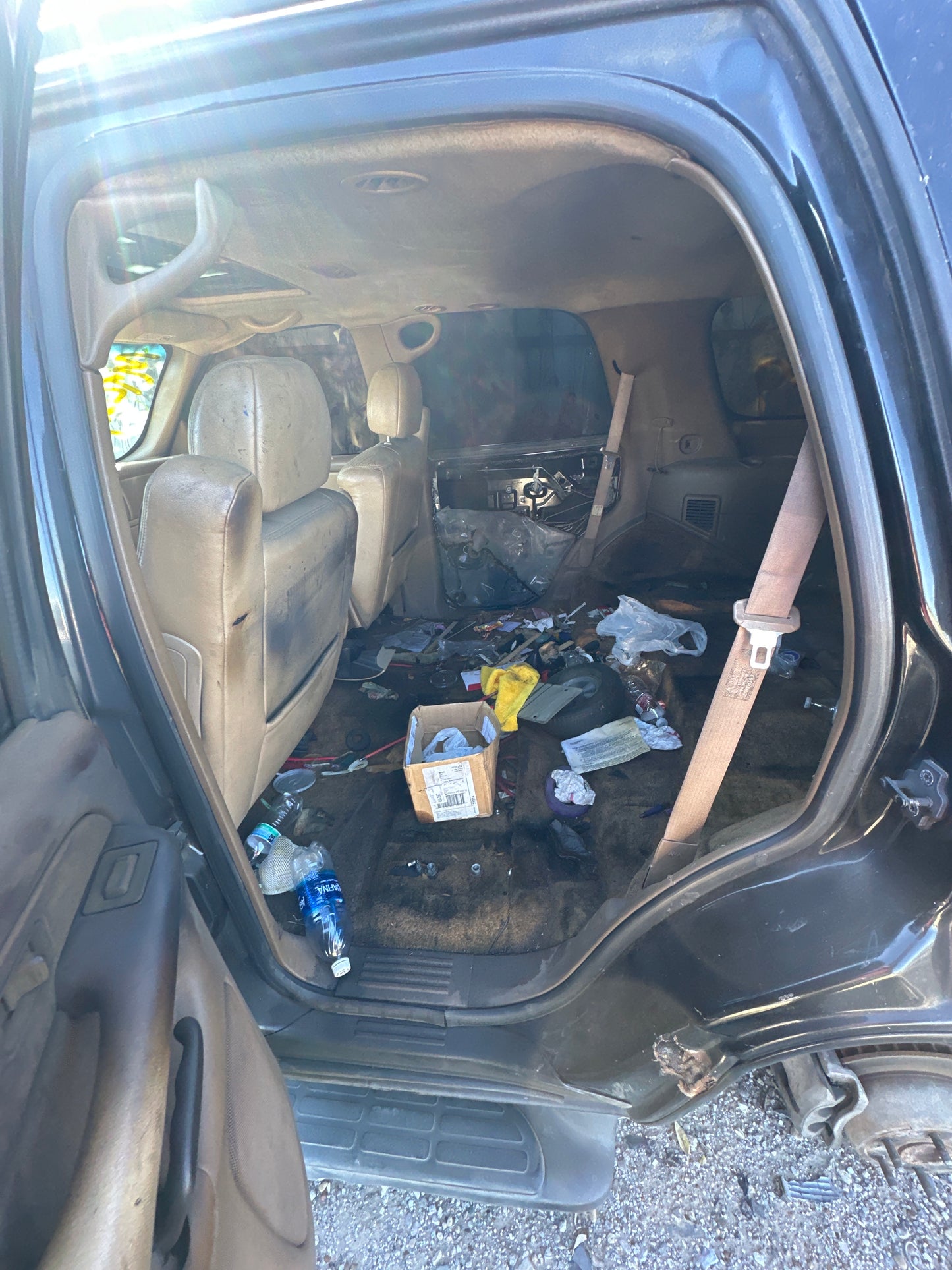 1/2 2000-2006 Chevrolet Tahoe | All Parts A - F | SKU #: M17939