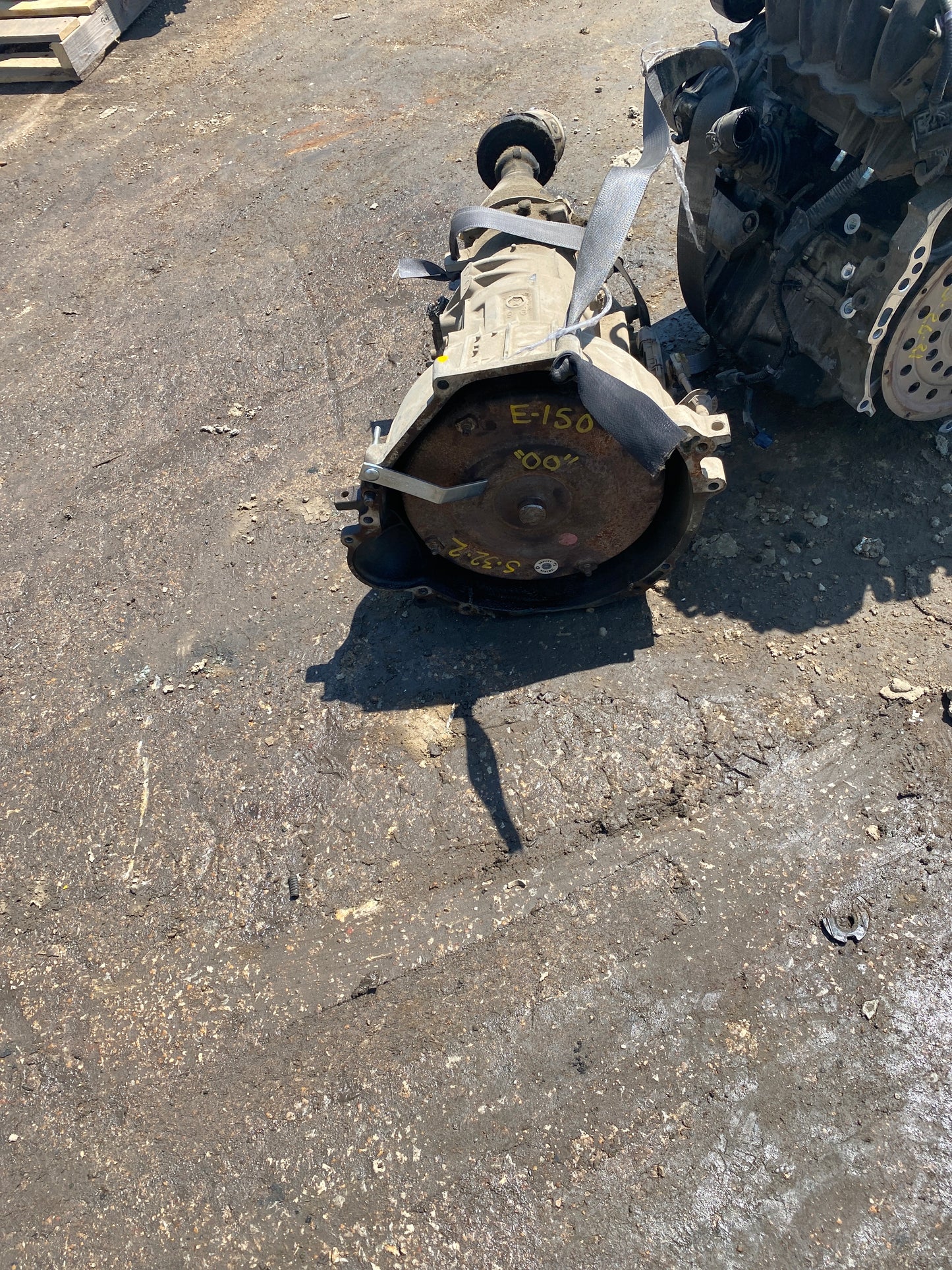 2000 FORD E150 - AUTOMATIC TRANSMISSION - #S3202