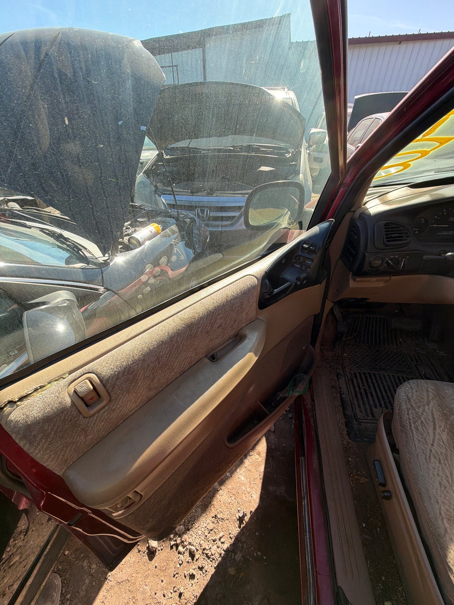 1998 Dodge Caravan - Stock #: M18584 - MJ-14