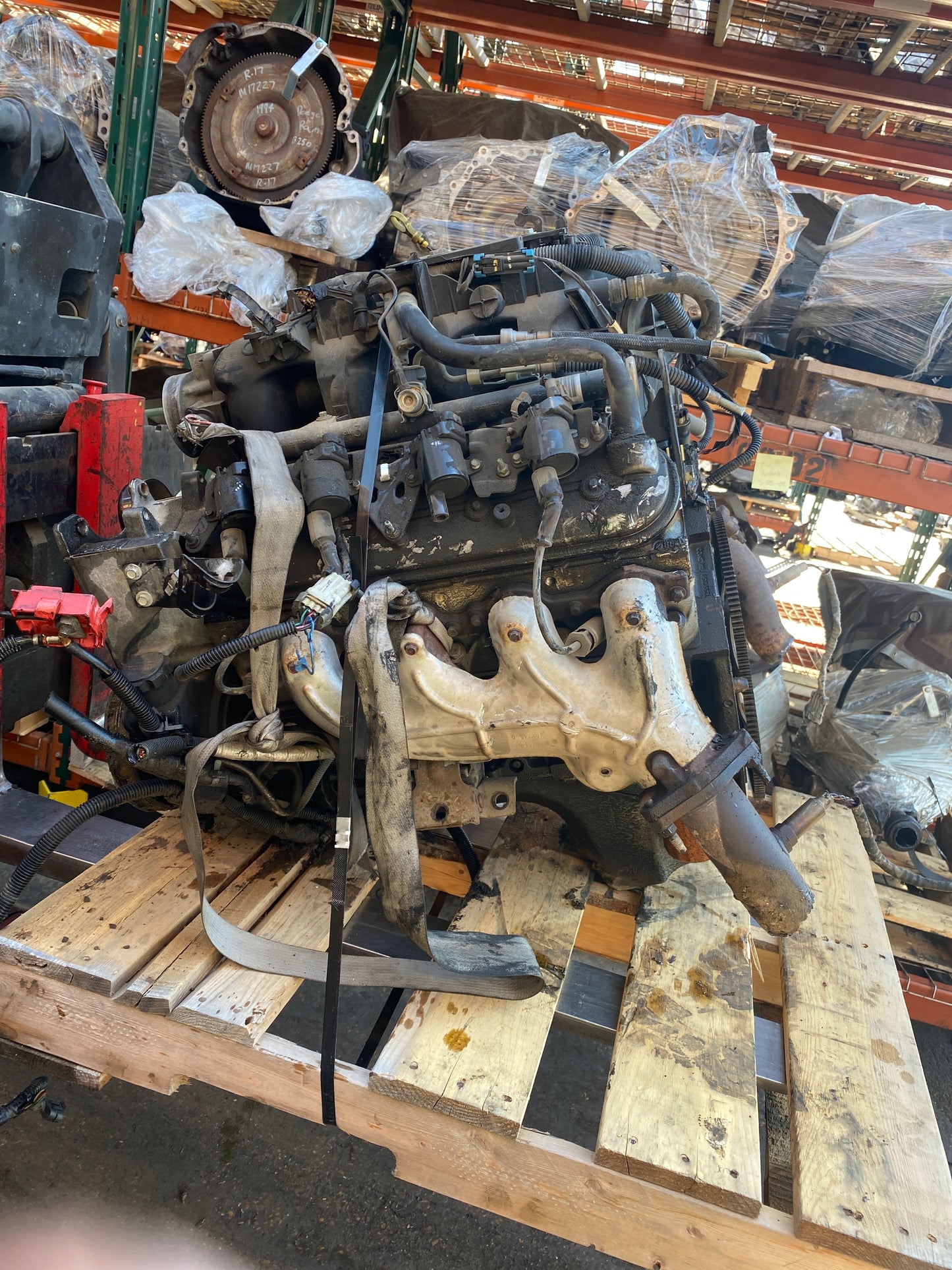 2001 CHEVY SUBURBAN 5.3 L ENGINE - #M17764