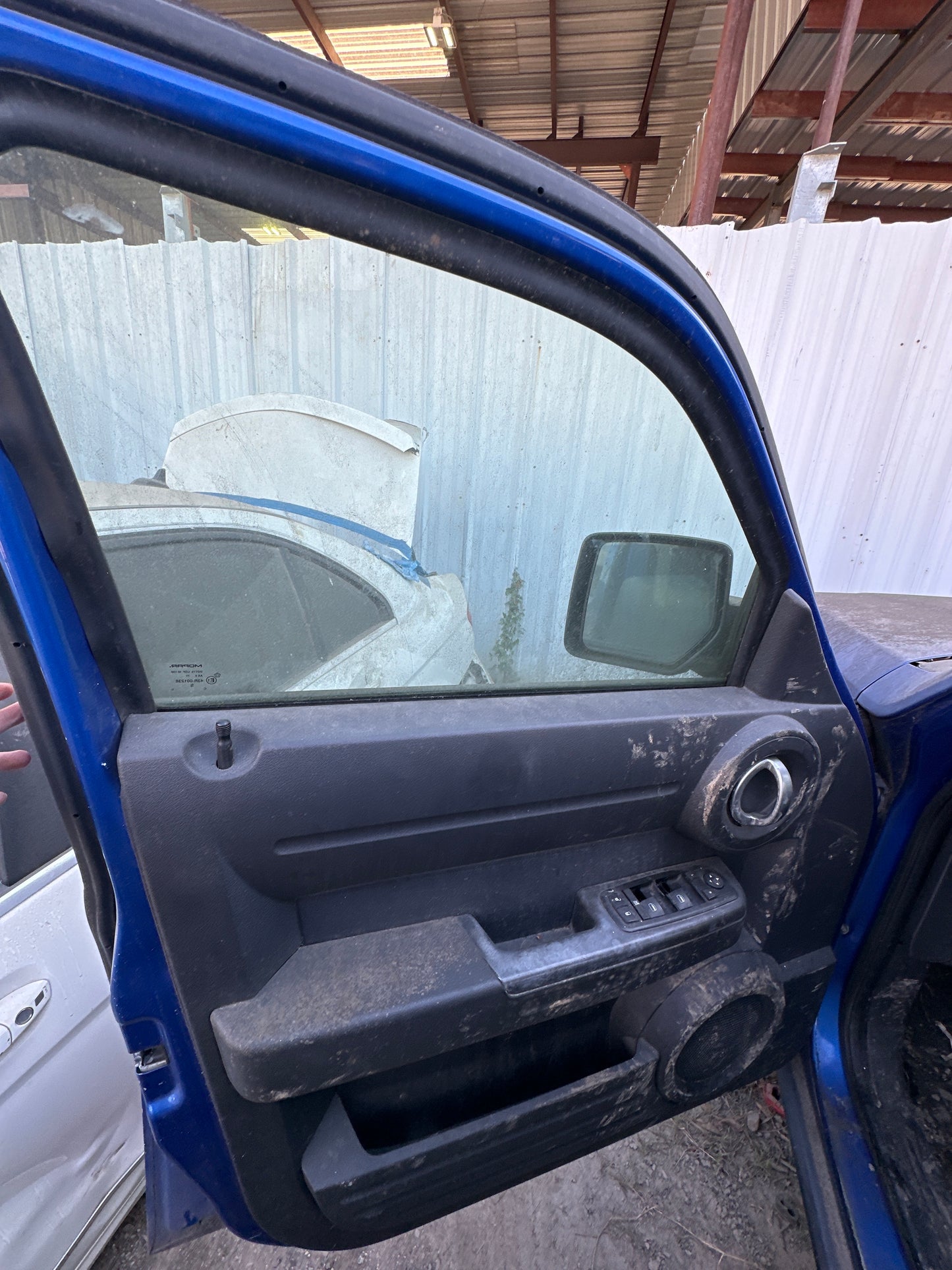 2007-2012 Dodge Nitro - Stock #M17995