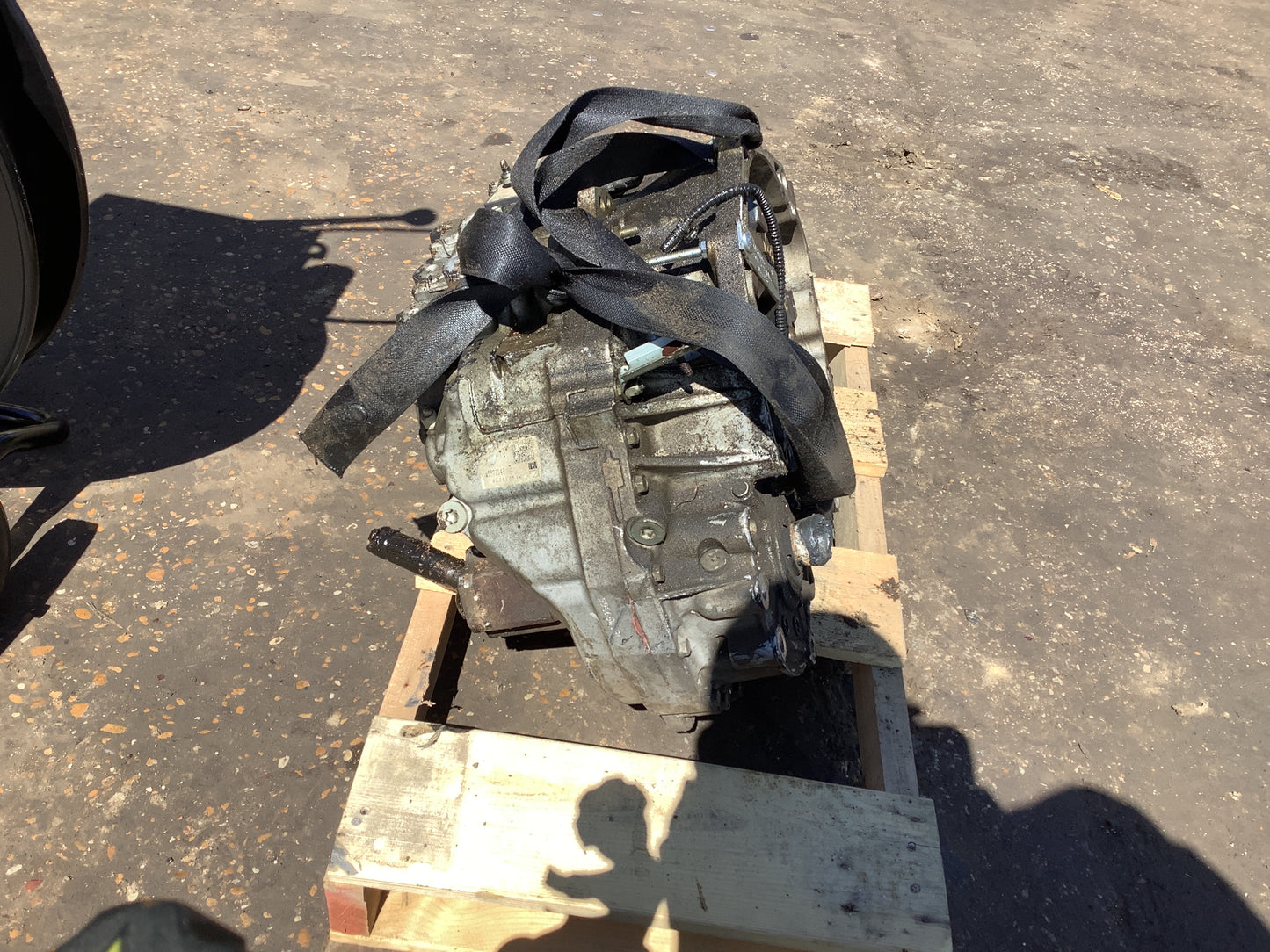 2011 BUICK REGAL  -  AUTOMATIC TRANSMISSION - #M18620
