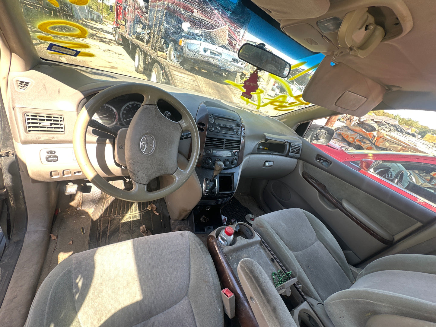 1/2 2004 TOYOTA SIENNA | All Parts A - F | STK# M17873