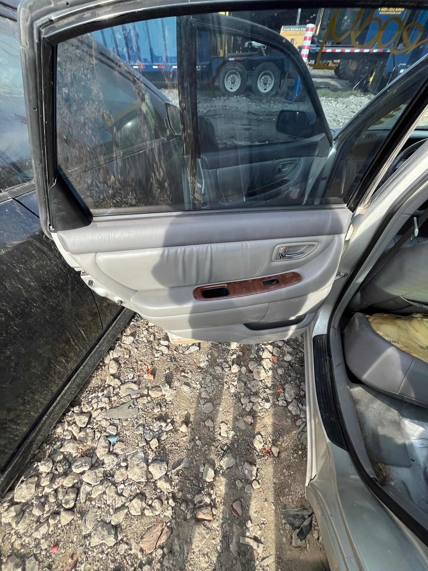 2000-2004 Toyota Avalon - Stock #: M18346