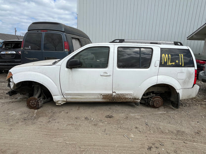 2005 Nissan Pathfinder - Stock #: M18621 - ML-11